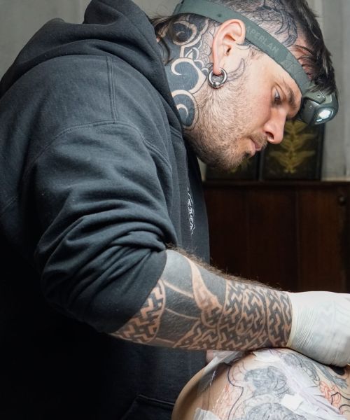 tatuaje granada.tatuadores granada