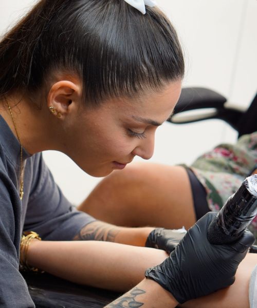 tatuaje granada.tatuadores granada
